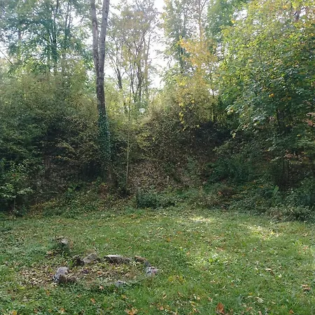 Appartamento Joli Avec Jardin Et Carrière